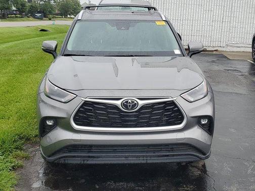 2025 Toyota Highlander XLE
