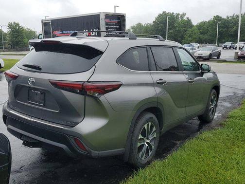 2025 Toyota Highlander XLE