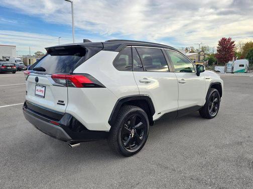 2020 Toyota RAV4 Hybrid SE