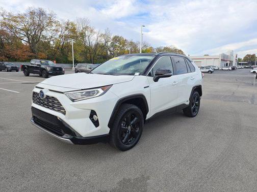 2020 Toyota RAV4 Hybrid SE