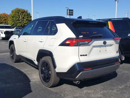 2020 Toyota RAV4 Hybrid SE