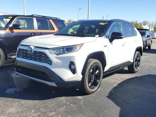 2020 Toyota RAV4 Hybrid SE