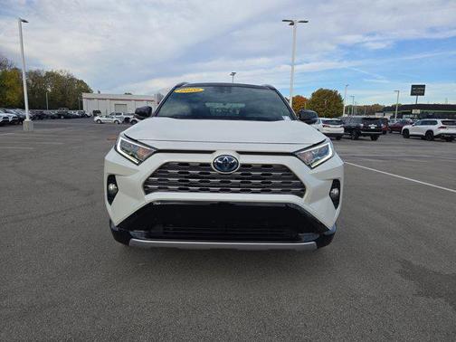 2020 Toyota RAV4 Hybrid SE