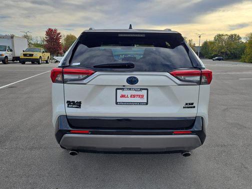 2020 Toyota RAV4 Hybrid SE