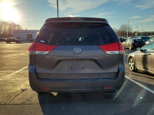 2013 Toyota Sienna LE