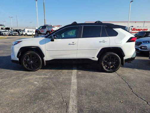2024 Toyota RAV4 Hybrid SE