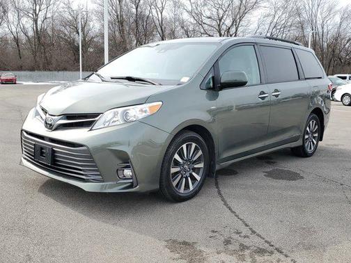 2018 Toyota Sienna XLE