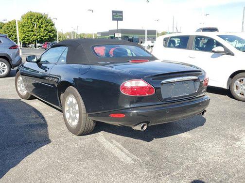 2002 Jaguar XKR Base
