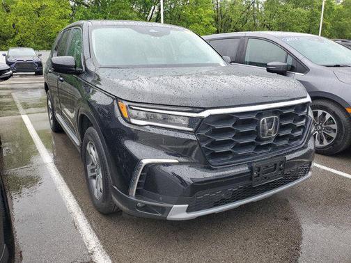 Crystal Black Pearl 2023 Honda Pilot AWD EX-L 7 Passenger