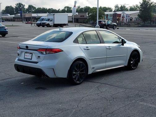 2025 Toyota Corolla Hybrid SE