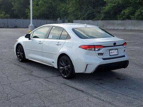 2025 Toyota Corolla Hybrid SE