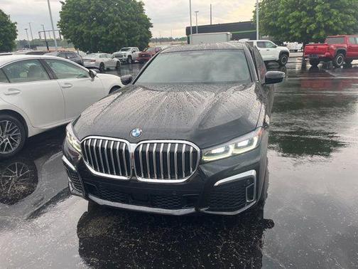 Black Sapphire Metallic 2020 BMW 750 i xDrive