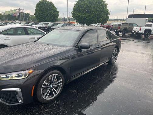 Black Sapphire Metallic 2020 BMW 750 i xDrive