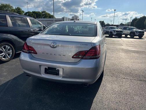 2010 Toyota Avalon XLS