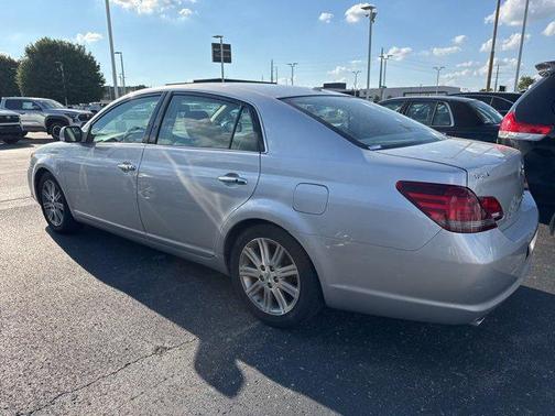 2010 Toyota Avalon XLS