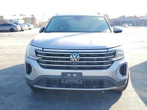 2024 Volkswagen Atlas 2.0T SE w/Technology 4MOTION