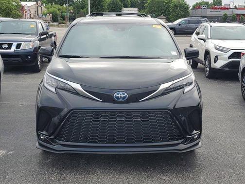 2022 Toyota Sienna XSE 7 Passenger