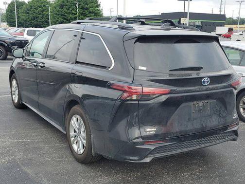 2022 Toyota Sienna XSE 7 Passenger