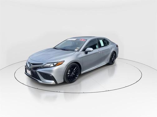 2024 Toyota Camry Hybrid SE