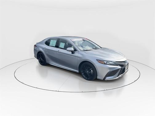 2024 Toyota Camry Hybrid SE