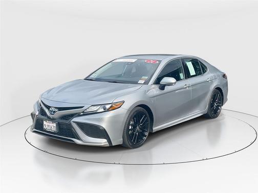 2024 Toyota Camry Hybrid SE