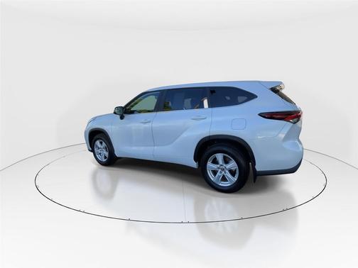 2025 Toyota Highlander LE