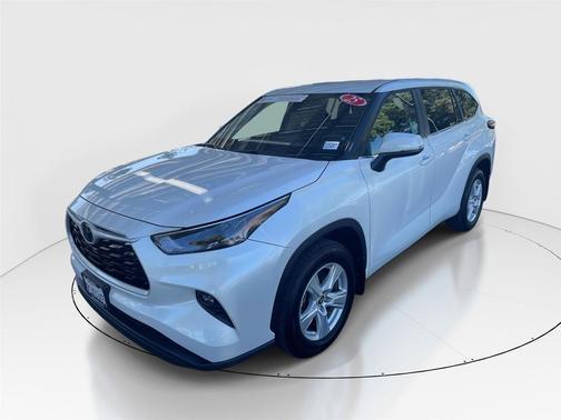 2025 Toyota Highlander LE