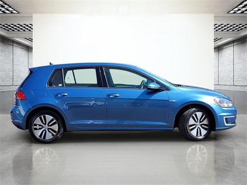 2016 Volkswagen e-Golf SE