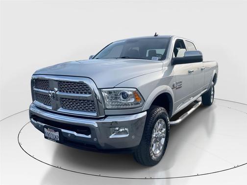 2018 RAM 2500 Laramie Crew Cab 4x4 8' Box