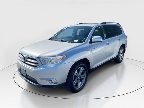 Classic Silver Metallic 2011 Toyota Highlander Limited