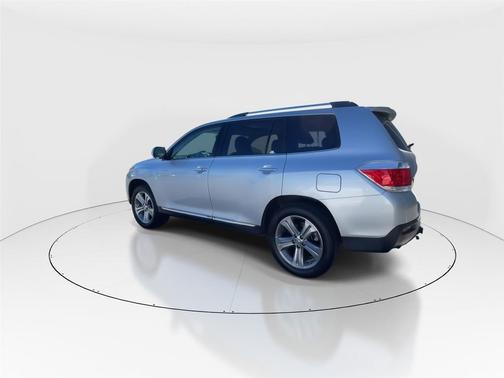 Classic Silver Metallic 2011 Toyota Highlander Limited