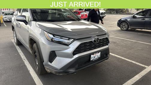 2025 Toyota RAV4 LE