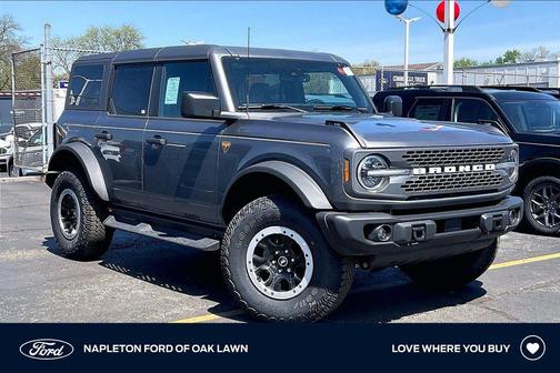 Carbonized Gray Metallic 2025 Ford Bronco Badlands