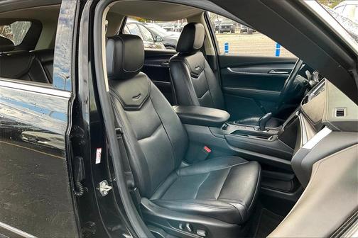 2018 Cadillac XT5 Premium Luxury