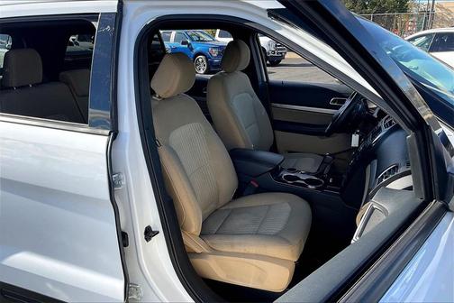 2017 Ford Explorer Base