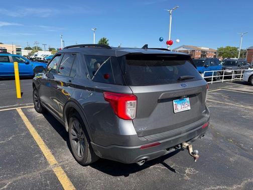 Carbonized Gray Metallic 2022 Ford Explorer XLT