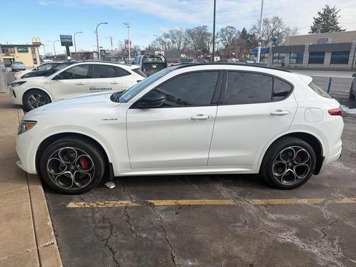 2022 Alfa Romeo Stelvio Ti