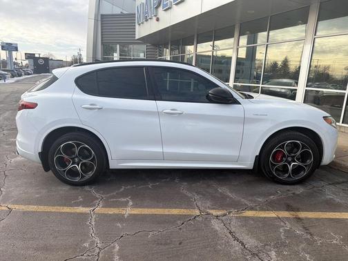 2022 Alfa Romeo Stelvio Ti