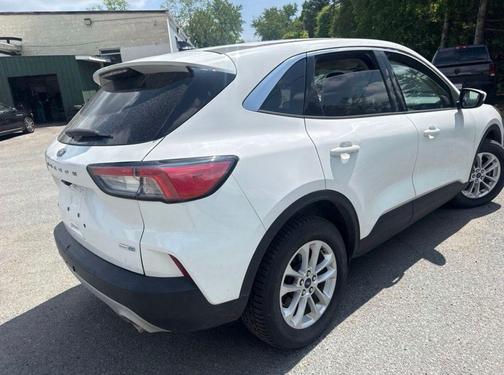 Oxford White 2020 Ford Escape SE