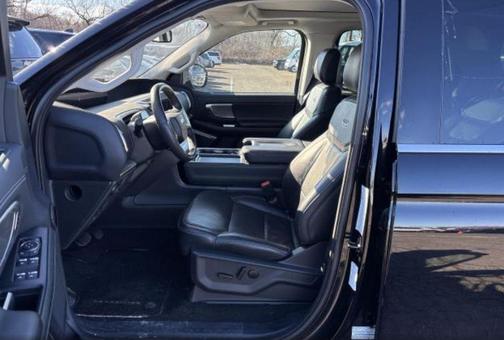 Black Metallic 2025 Ford Expedition Platinum