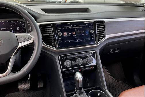 2022 Volkswagen Atlas 3.6L SE w/Technology