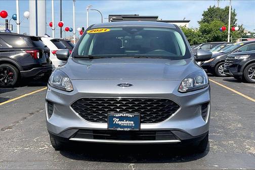 Iconic Silver Metallic 2021 Ford Escape SE