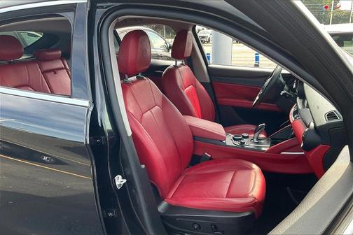 2018 Alfa Romeo Stelvio Base