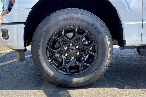 Oxford White 2026 Ford F-150 XLT