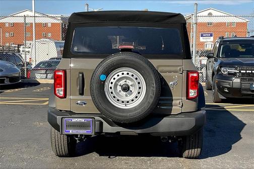 2025 Ford Bronco Base