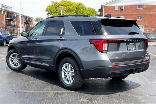 2025 Ford Explorer Active