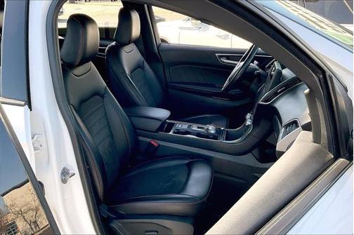 2022 Ford Edge ST Line