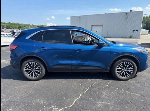 Atlas Blue Metallic 2022 Ford Escape SEL