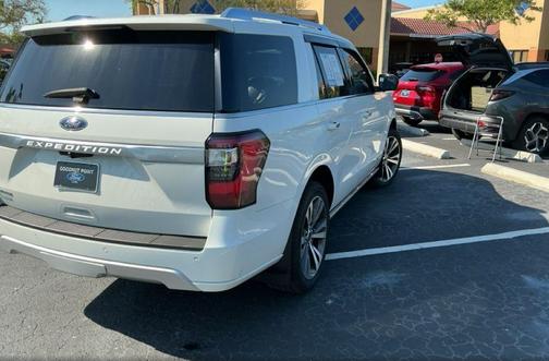 Star White Metallic Tri-Coat 2021 Ford Expedition Platinum