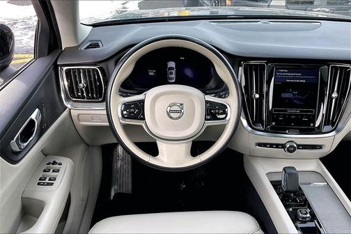 2024 Volvo S60 B5 Plus Dark Theme